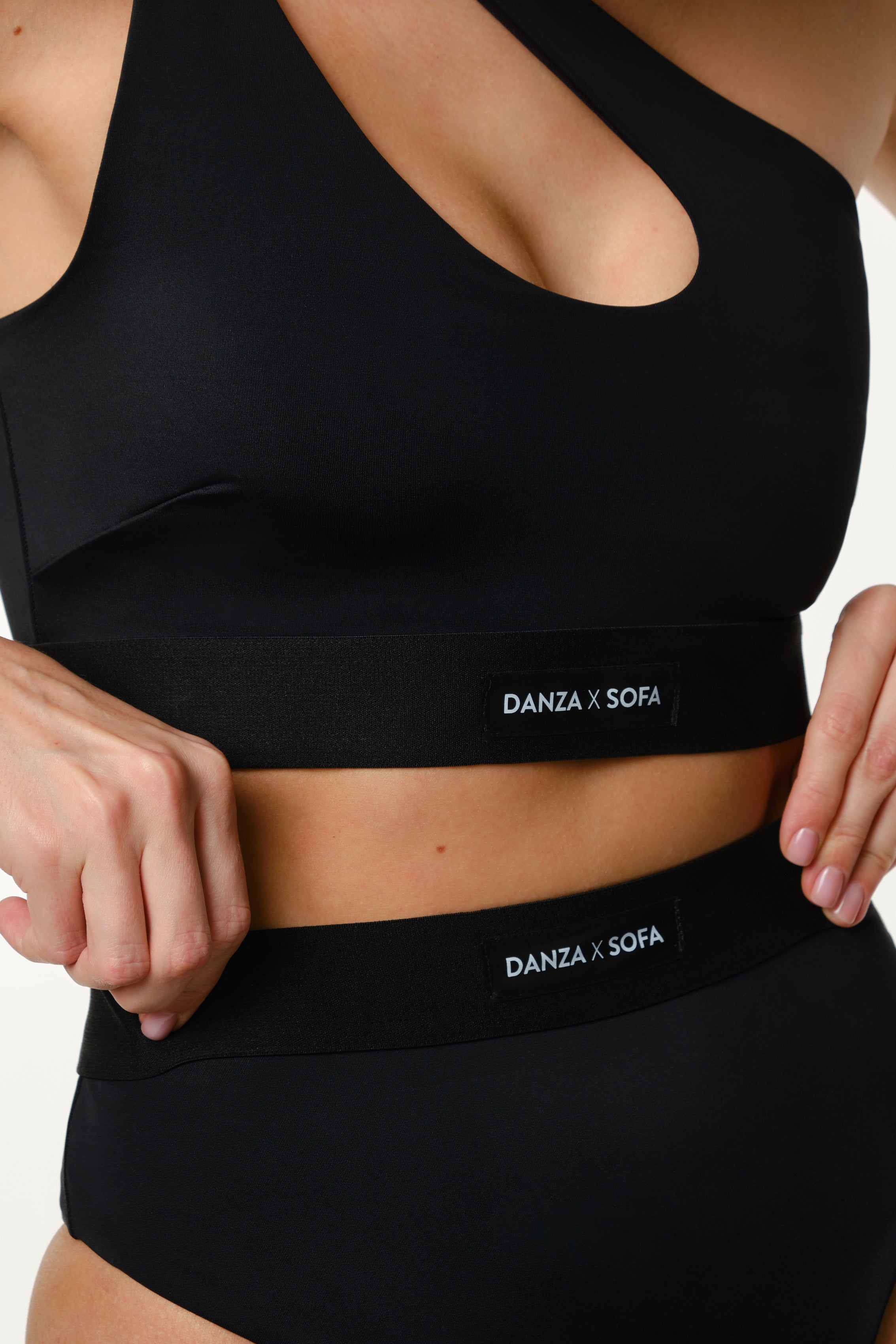 Top «Sydney» Black
